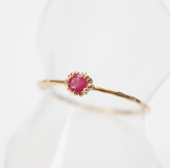 楽天市場】レッドベリル リング K18 指輪（レッドエメラルド S）10号