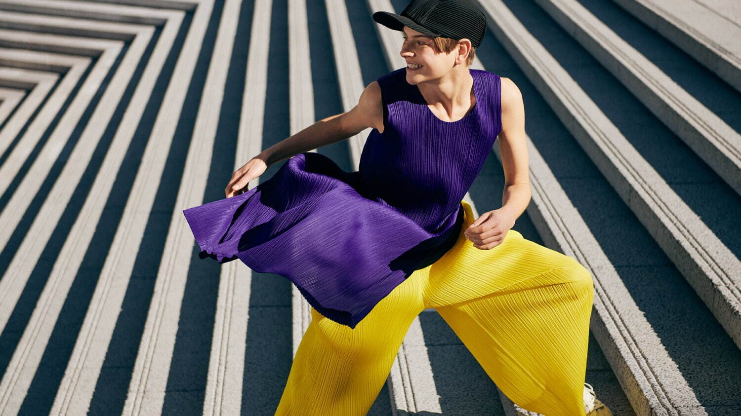 写真3/8｜プリーツ プリーズ イッセイ ミヤケ、風に弾むカラフル