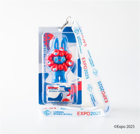 ミャクミャクとコラボした「ラブブ」ストラップ付きフィギュアが10月1