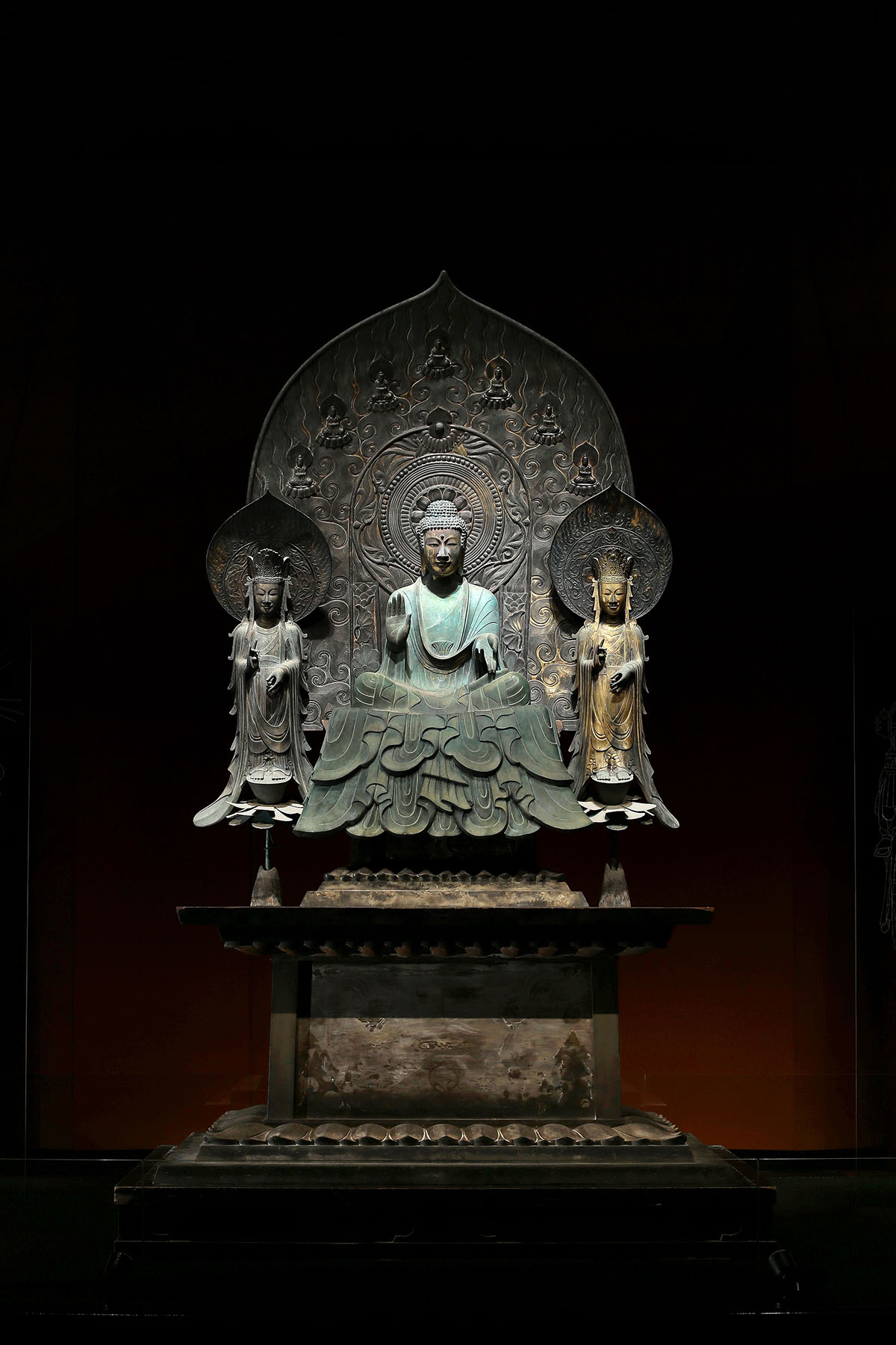 法隆寺 釈迦三尊像の再現事業 | 伝統工芸高岡銅器振興協同組合 | 鋳造