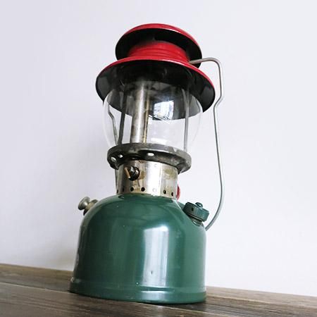 オールドコールマン モデル200 クリスマスランタンです。1951年4月製造。