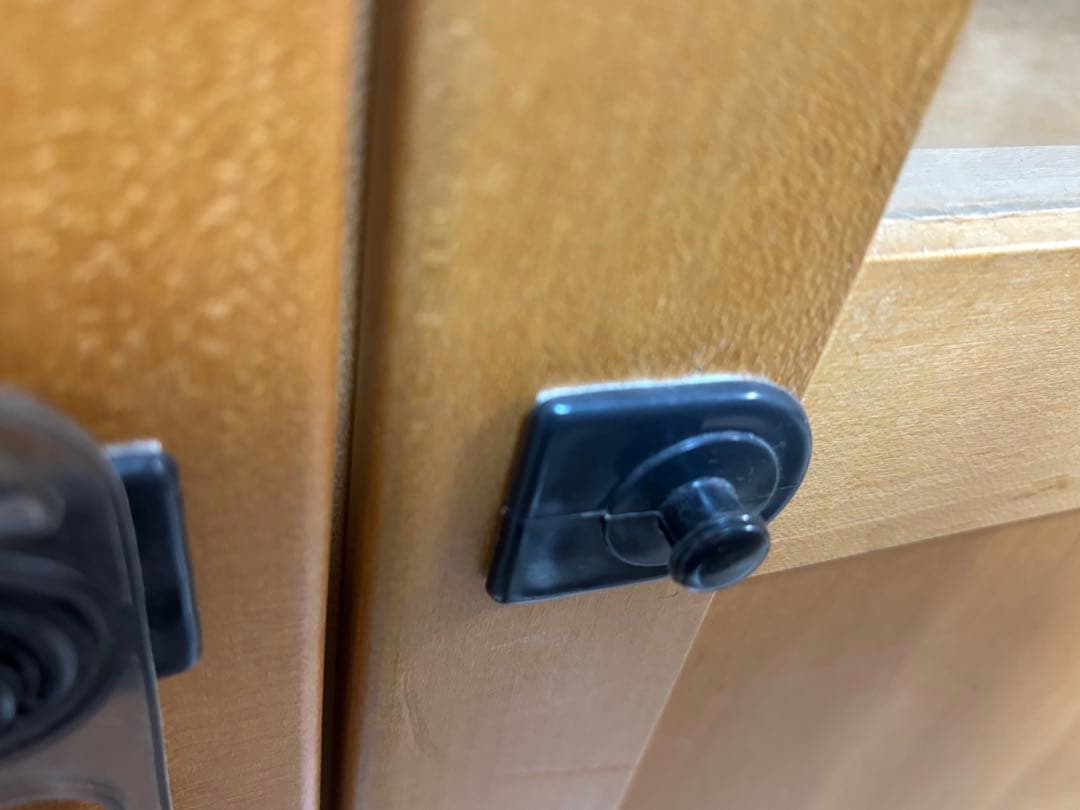 注)お取り置き中です 北の住まい設計社 メープル木製ガラス扉キャビネット