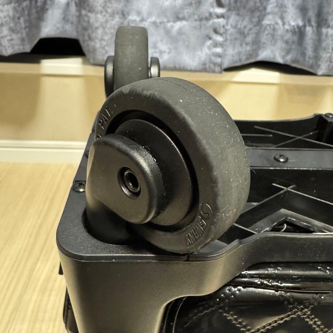 【美品】SWANY キャリーバッグ エナメル レディース