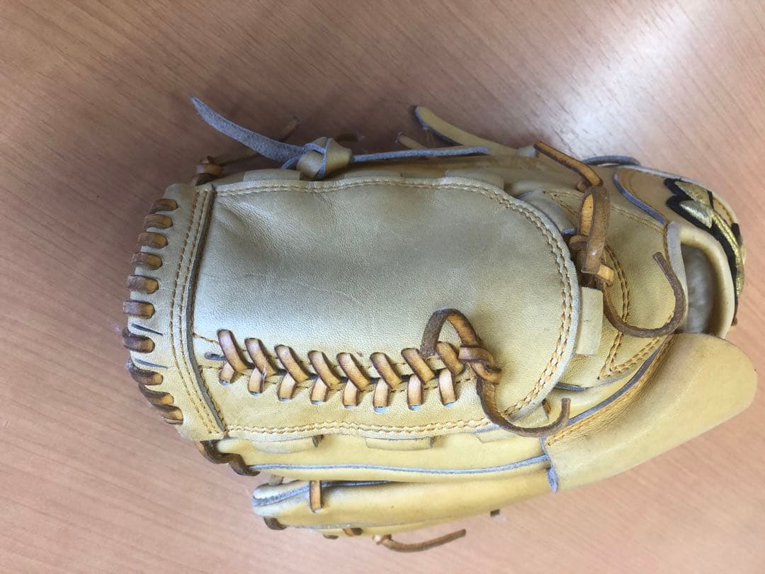 Under Armour アンダーアーマー野球硬式投手用グローブ 黄色 レザー