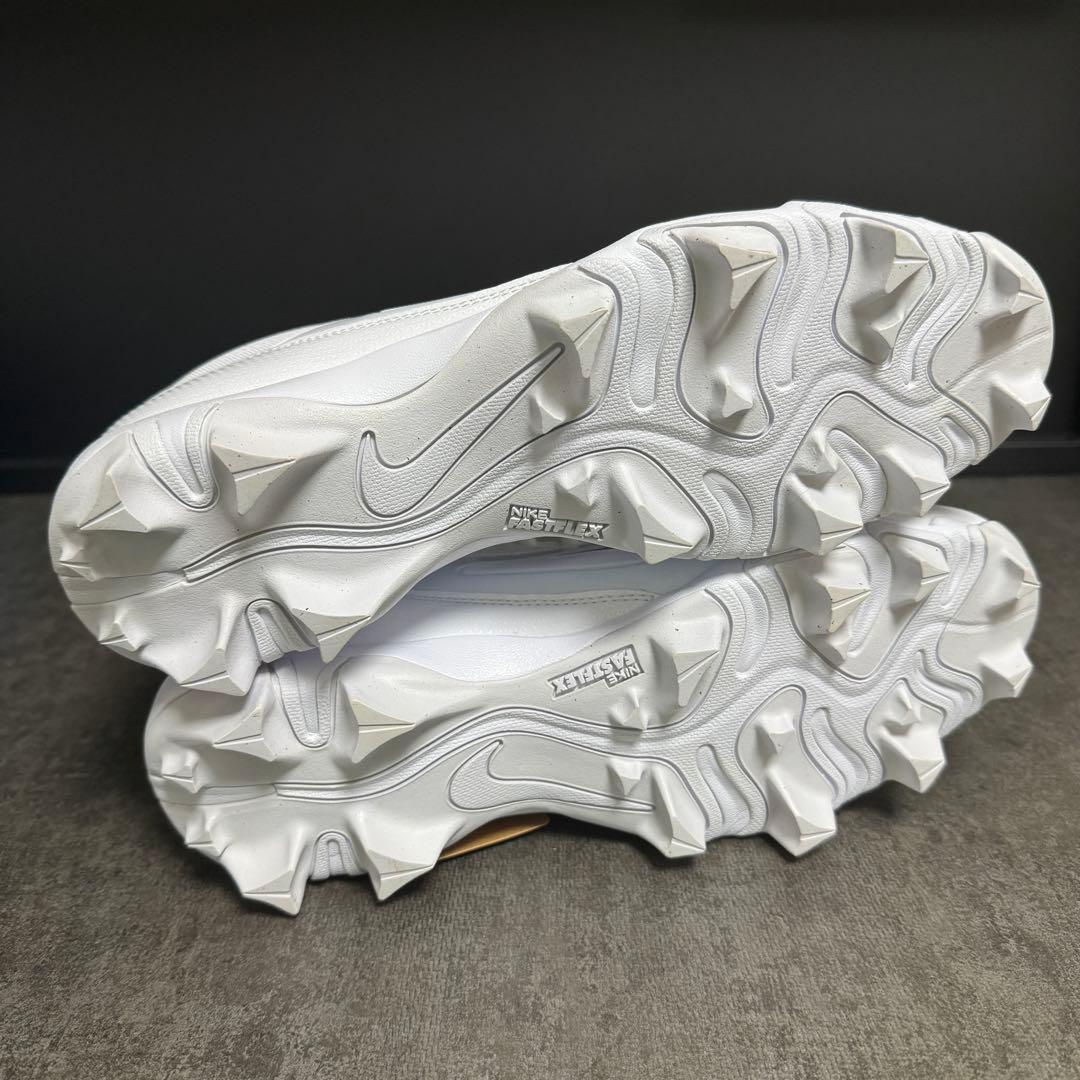 アメフト スパイク ホワイト alpha manace shark 白