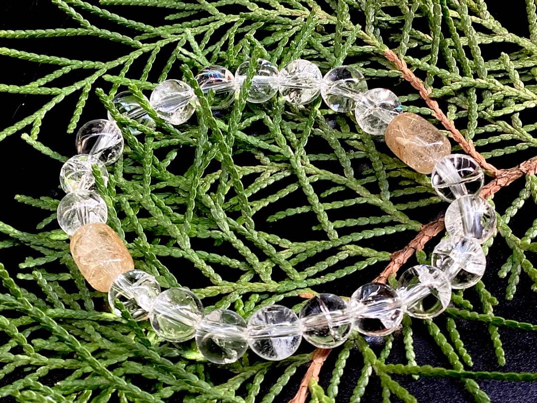 ✳メルカリ初ブレスレットレア玉　乙女鉱山水晶ゴールドルチル&奈留島水晶全て虹入り